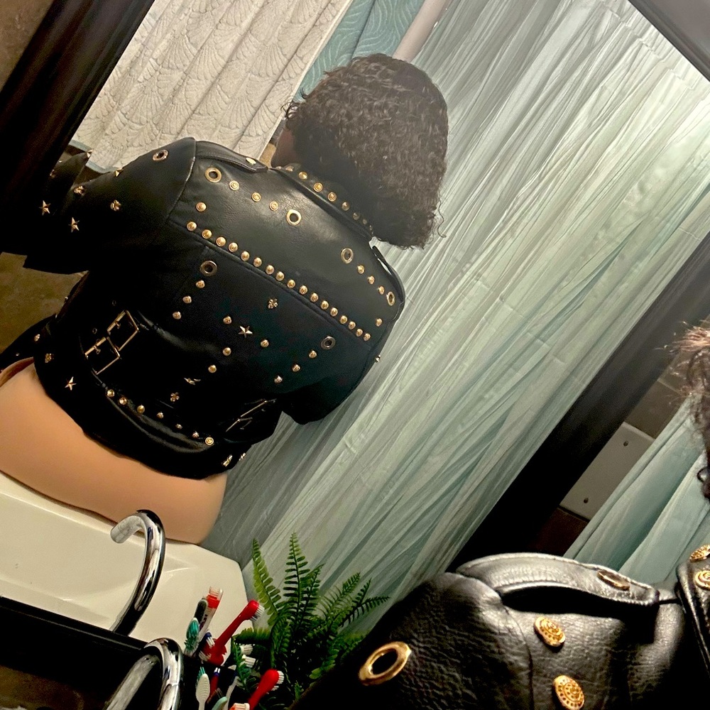 Bad leather jacket from Akita very detailed